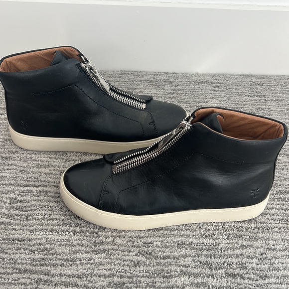 Frye Women's Lena Zip Black Leather shoes - Picture 7 of 7